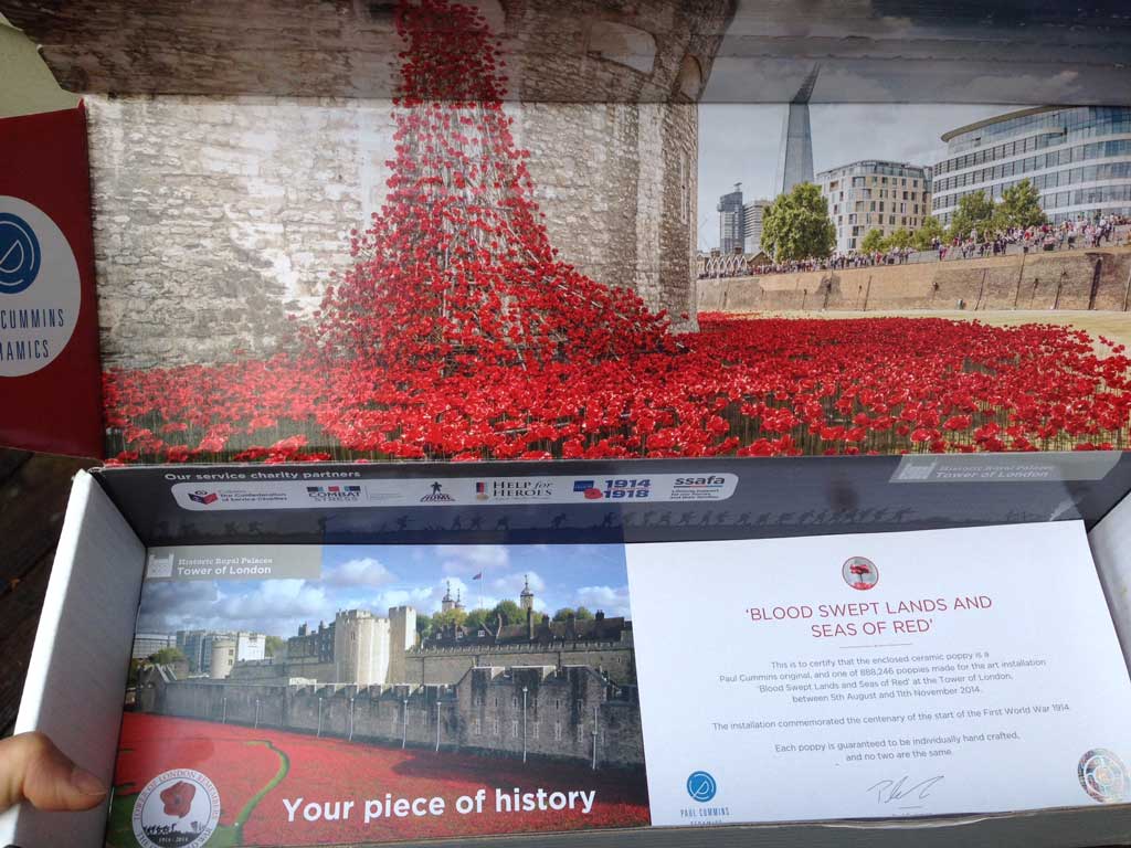 Jenni Ward ceramic sculpture | the dirt | Tower of London poppy installation